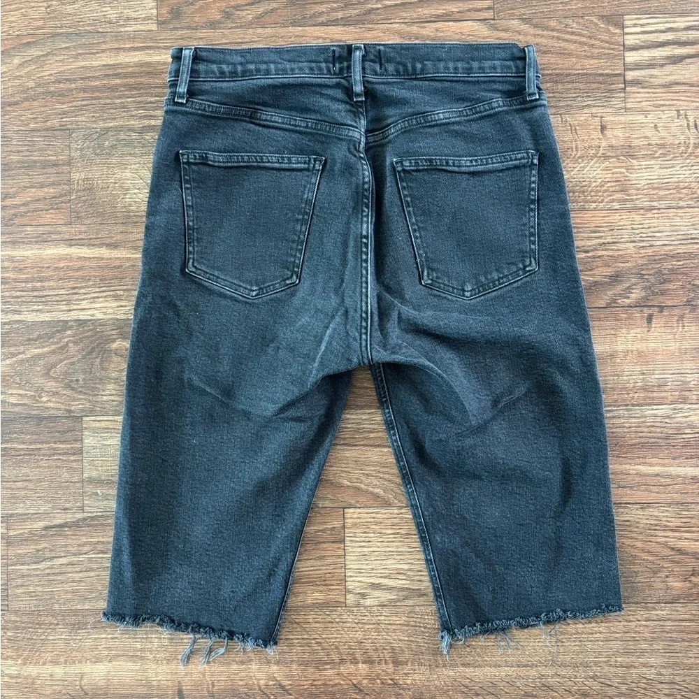 AGOLDE Denim Carrie Long Bermuda Short in Stunner 28 Dark Black Wash